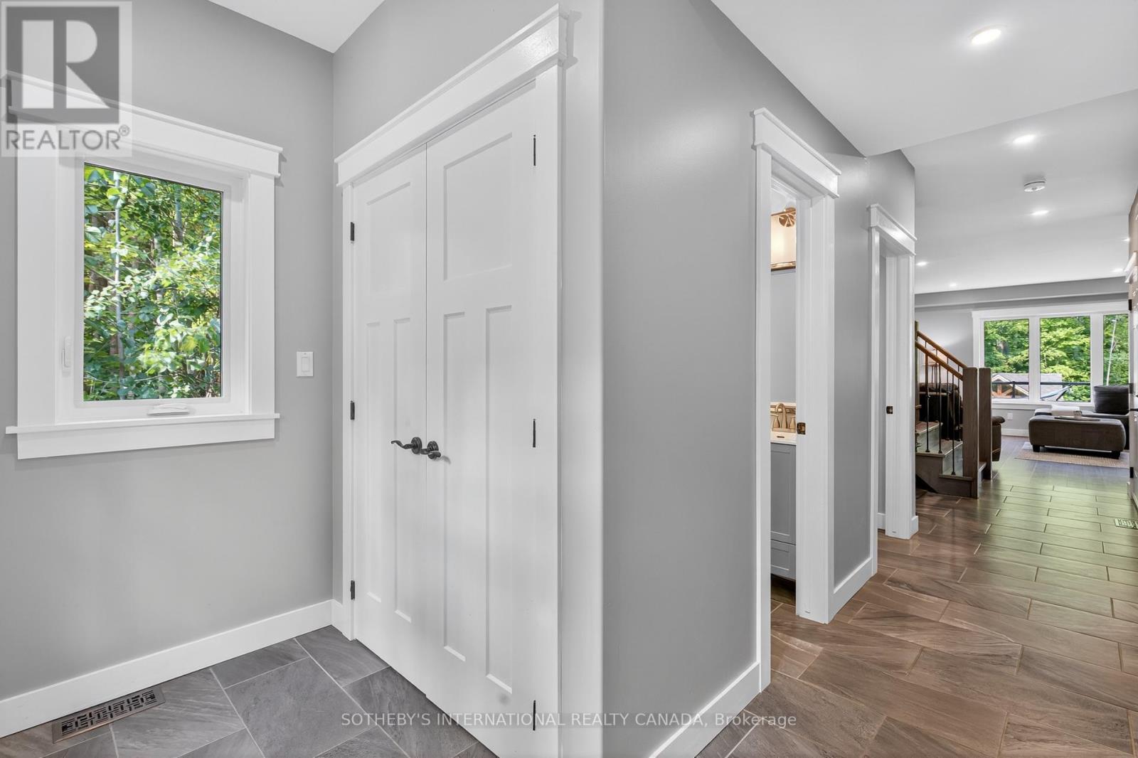 73 Wozniak Rd, Rp9841776235, Ontario  L9M 1W6 - Photo 9 - S12344398
